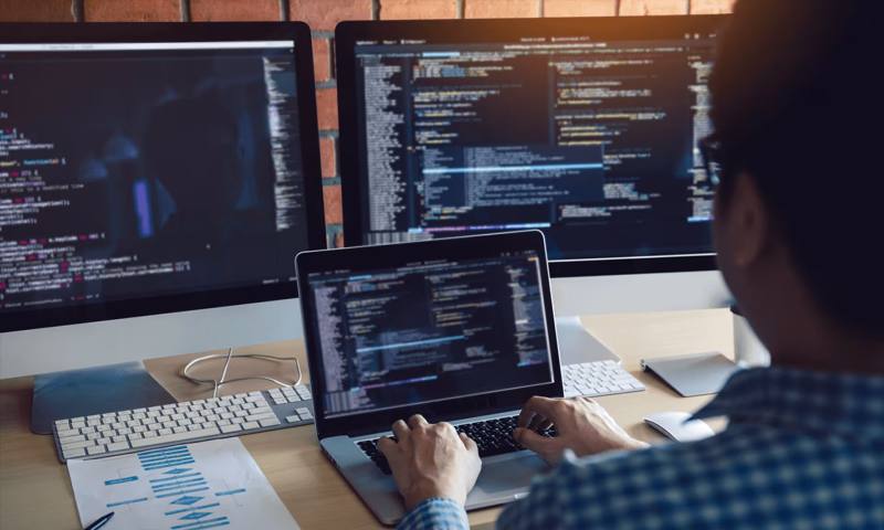 数据科学选型:R与Python如何赋能上虞市网站建设?